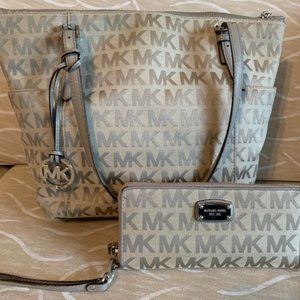 Michael Kors Jet Set Tote Purse with matching Wallet